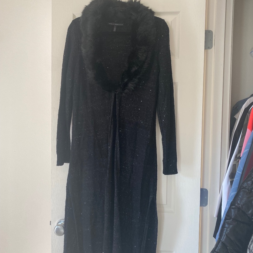 Long black sweater with Faux fur, size L from White House Black Market